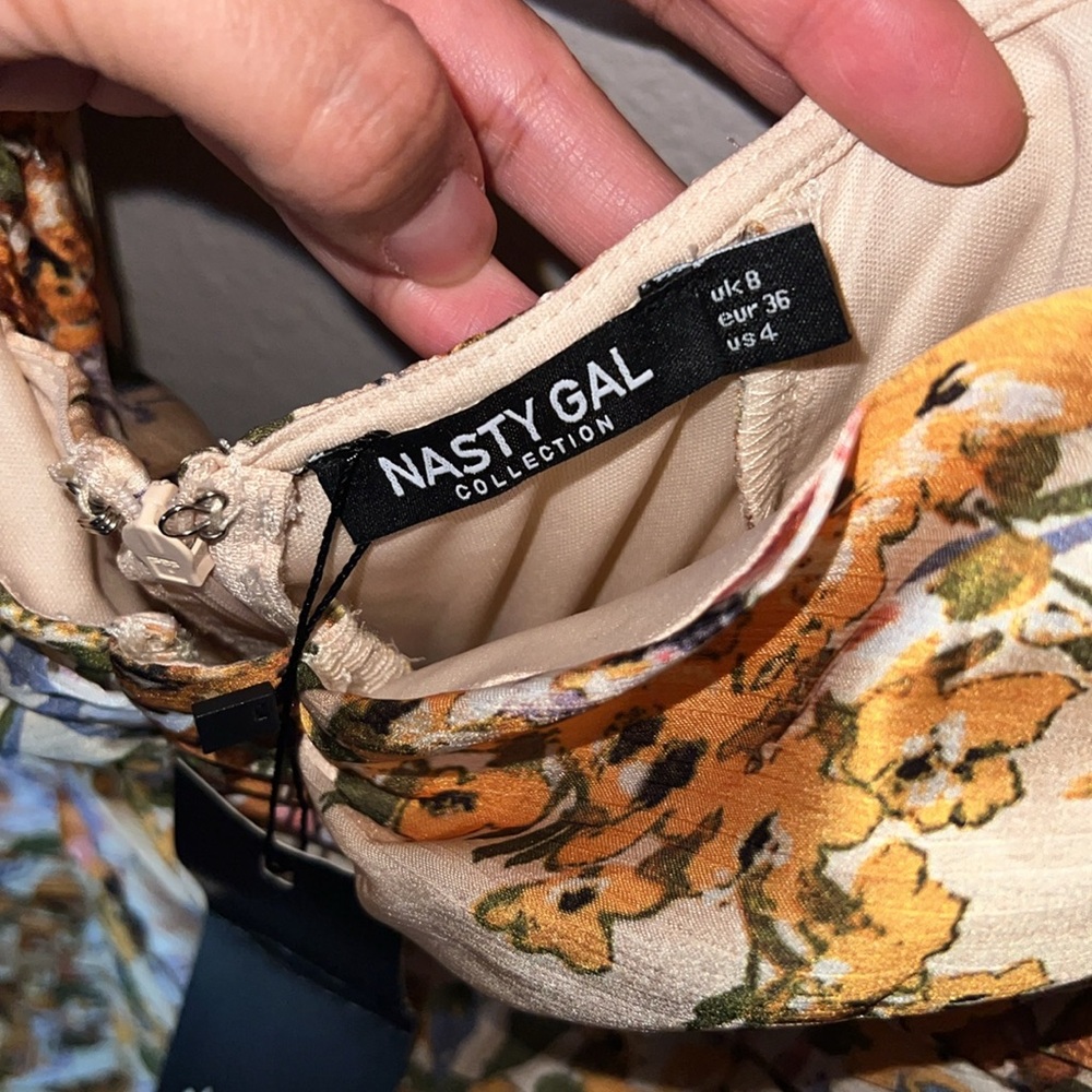 NASTY GAL FLORAL MINI DRESS - Picture 5 of 5
